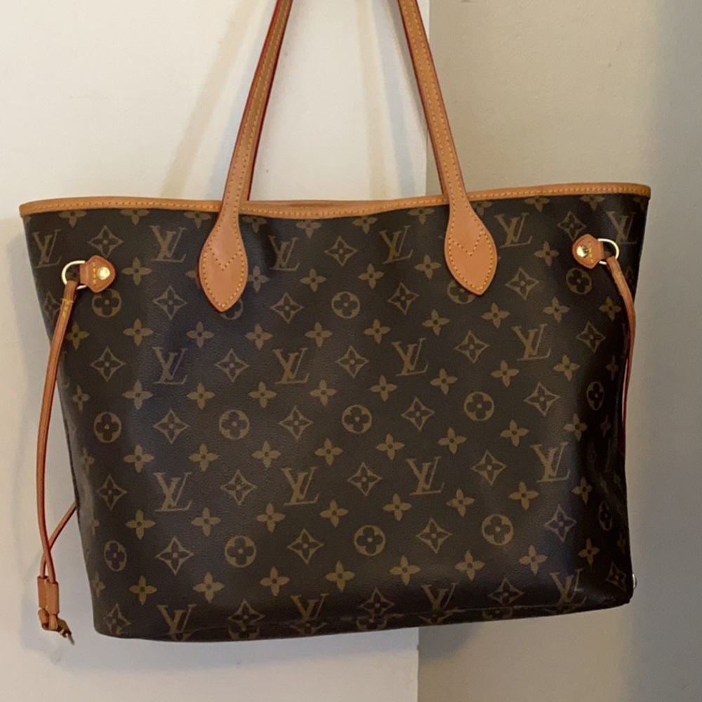 LV purse